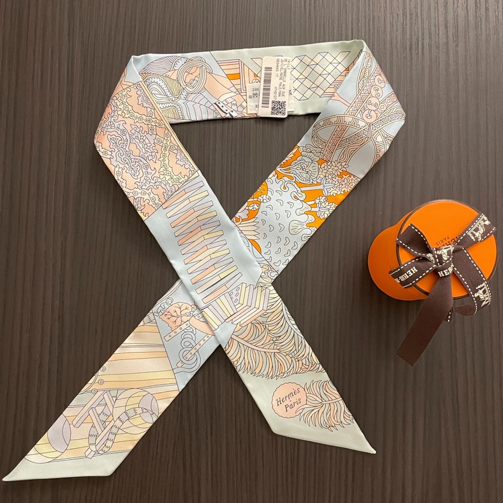 Hermès De l'Ombrelle aux Duels twilly